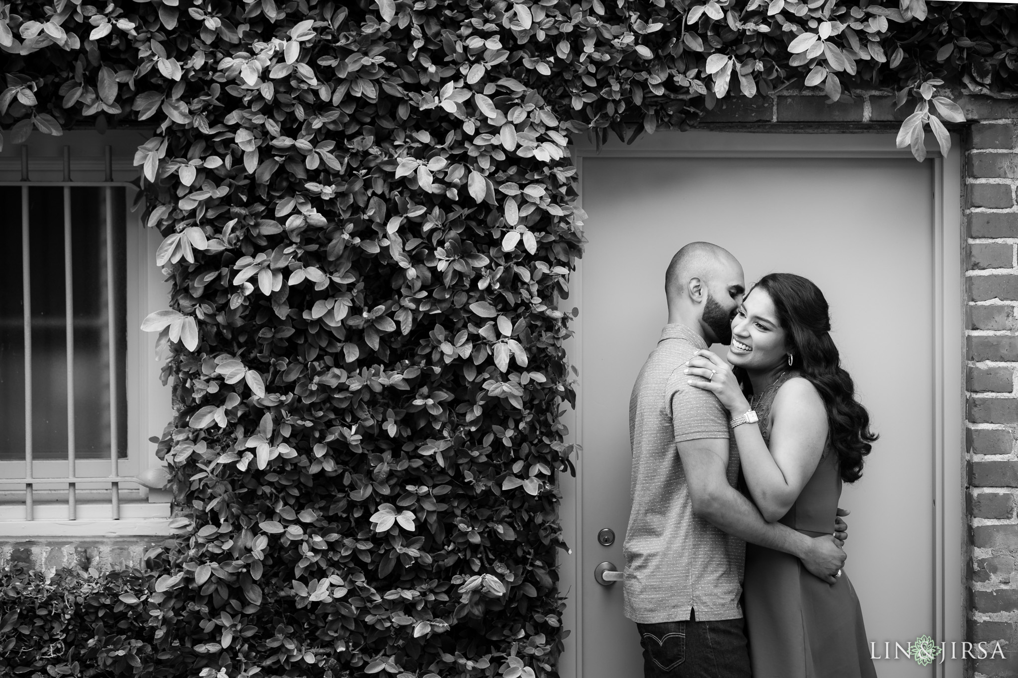 06-laguna-beach-engagement-photography