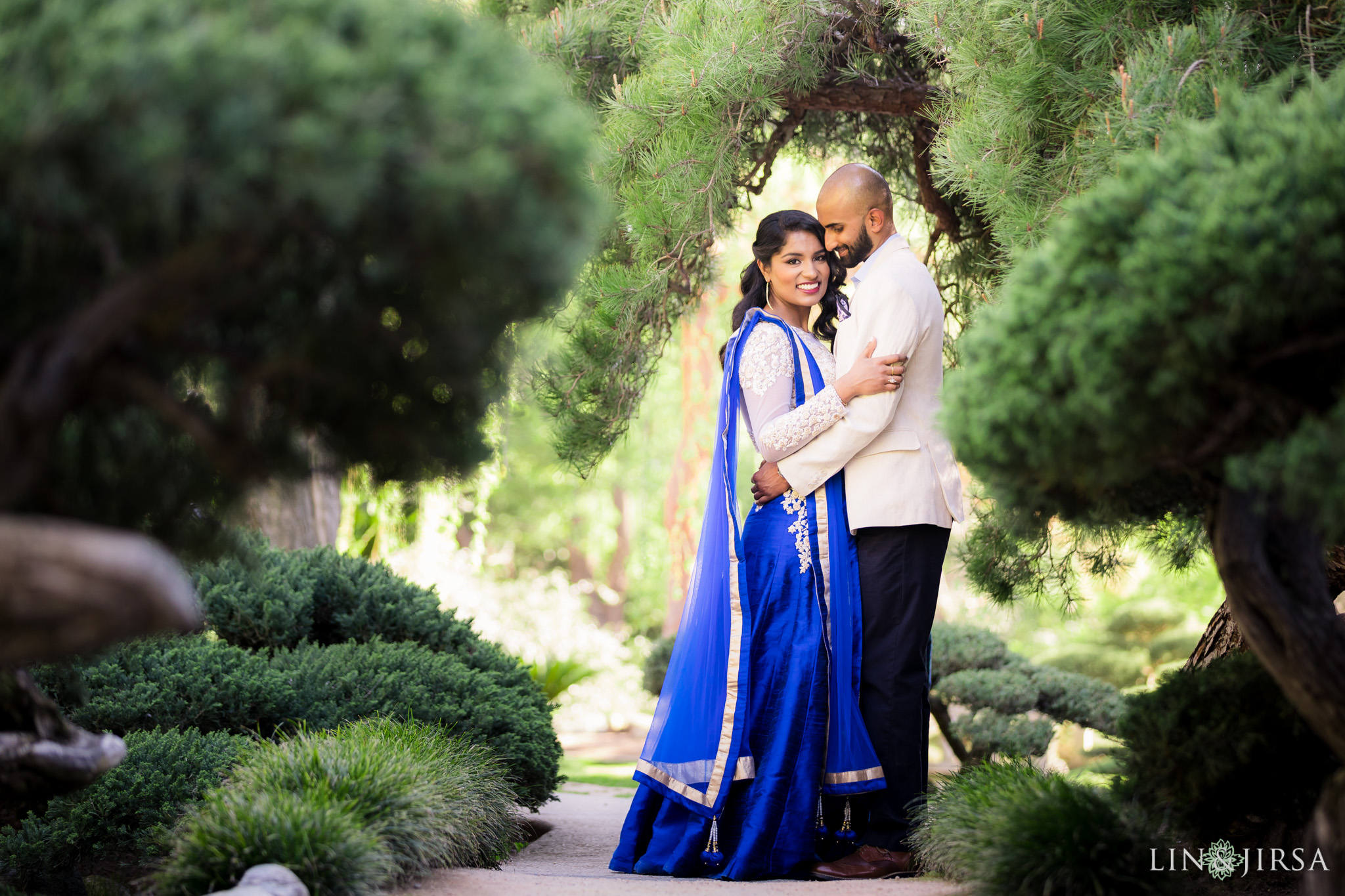 08-huntington-garden-engagement-photography