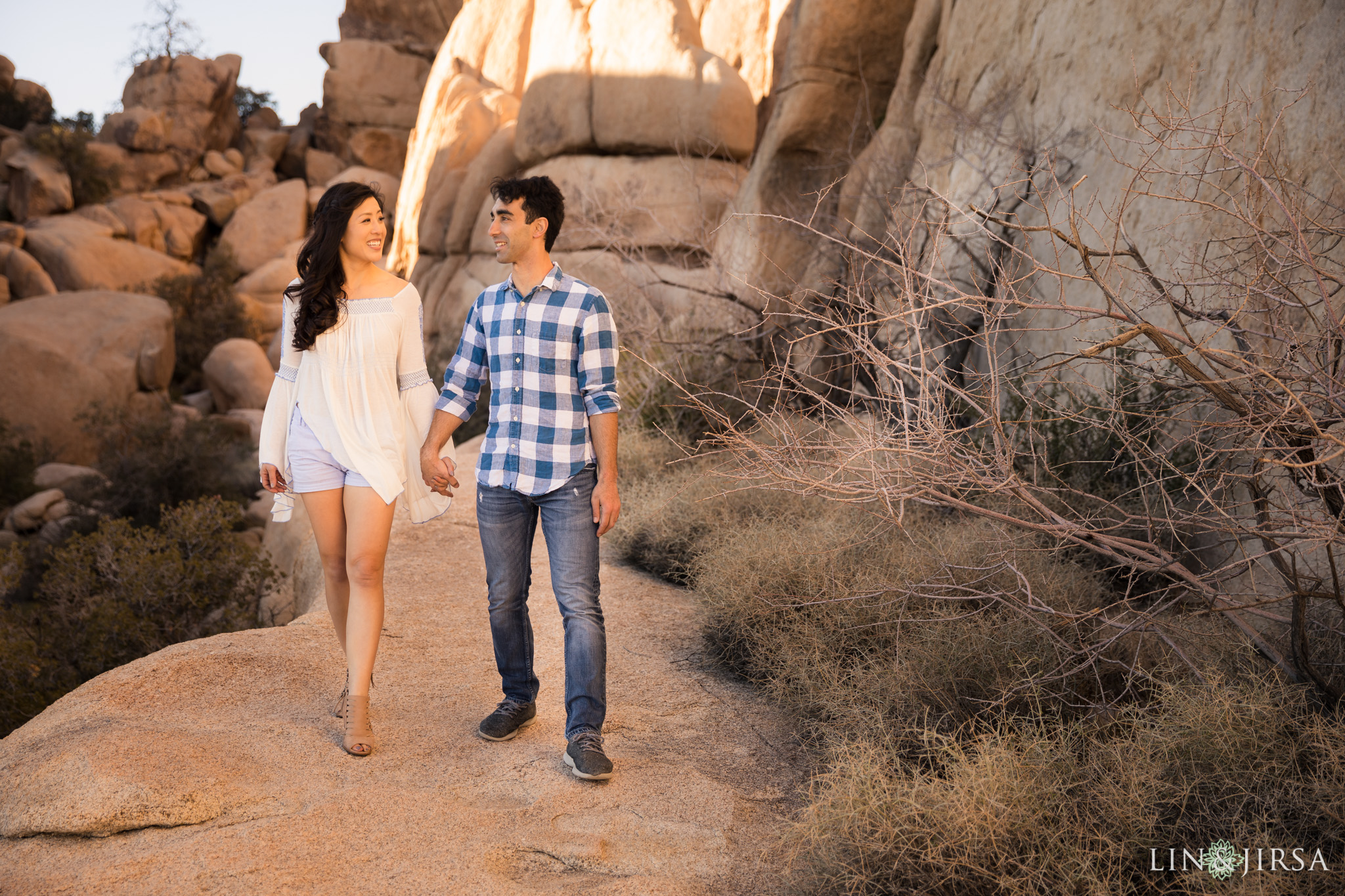 13 joshua tree national park engagement photography