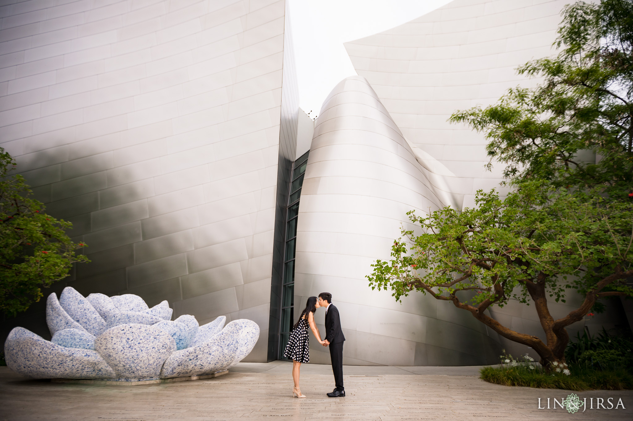 05 walt disney concert hall los angeles engagement photography