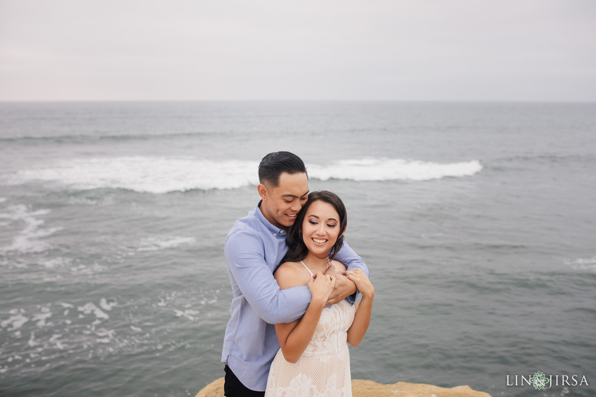 17 san diego beach cliffs engagement photography