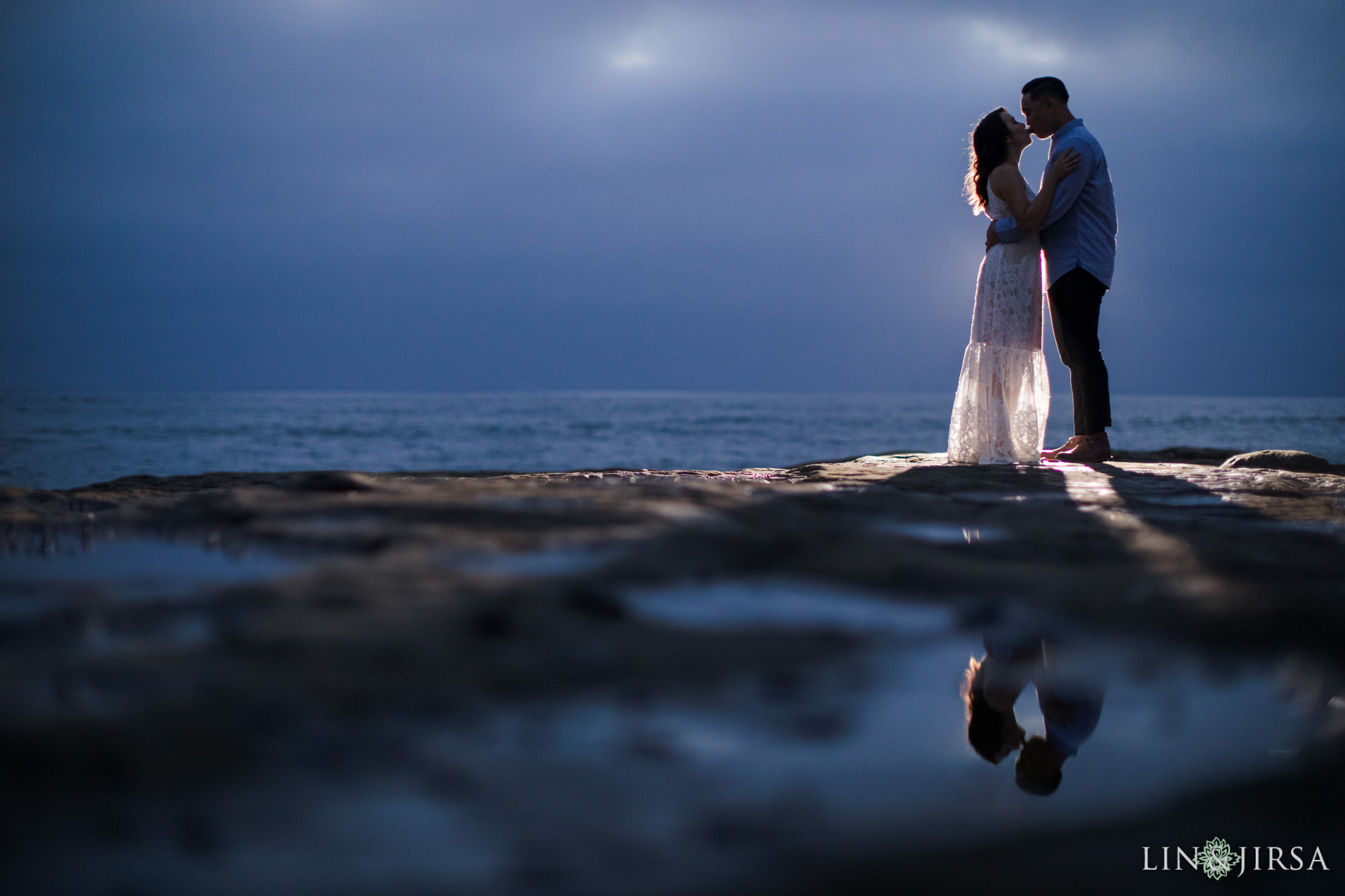 22 san diego beach cliffs engagement photography