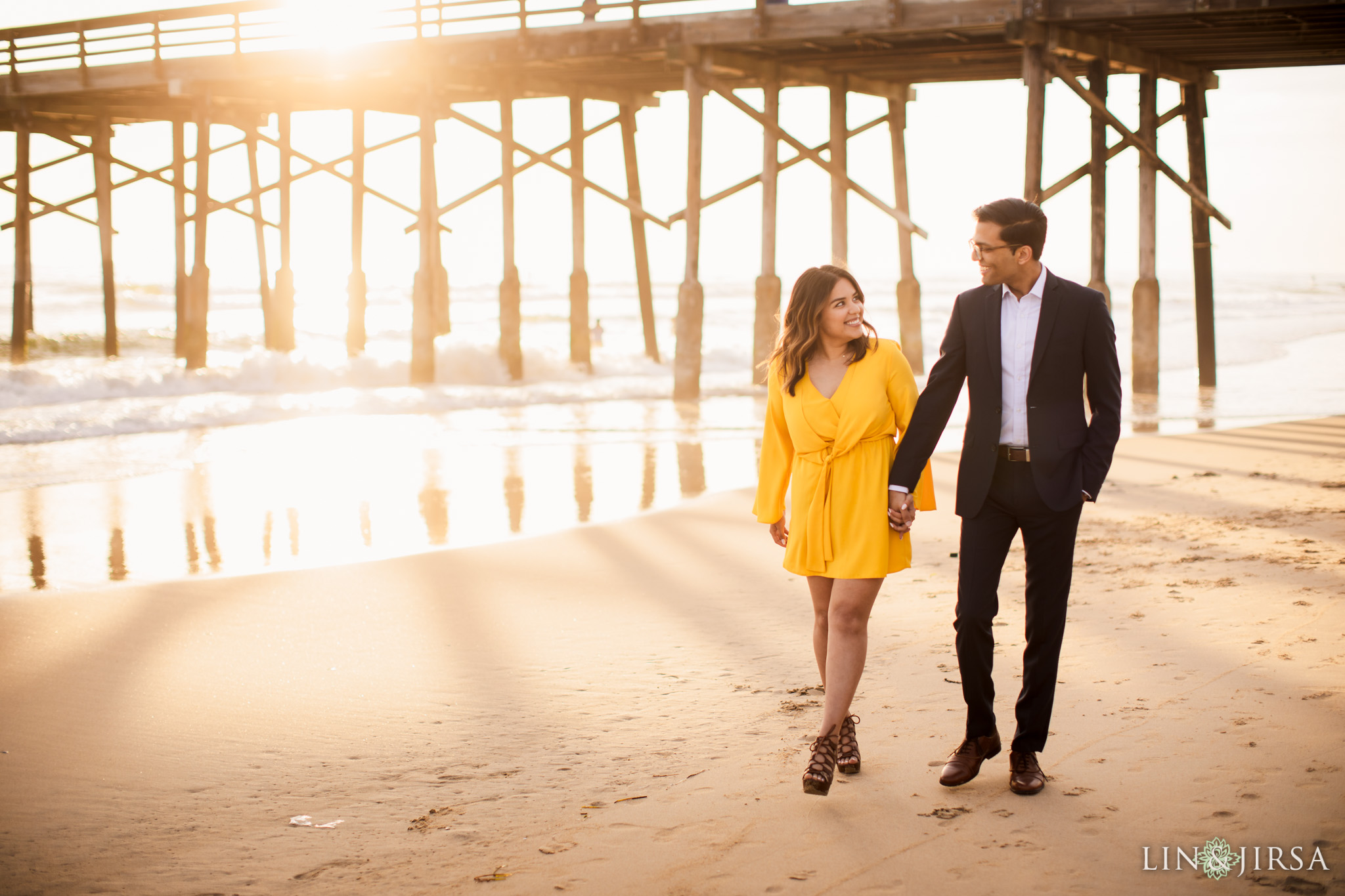 05 Newport Beach Pier Engagement Photography