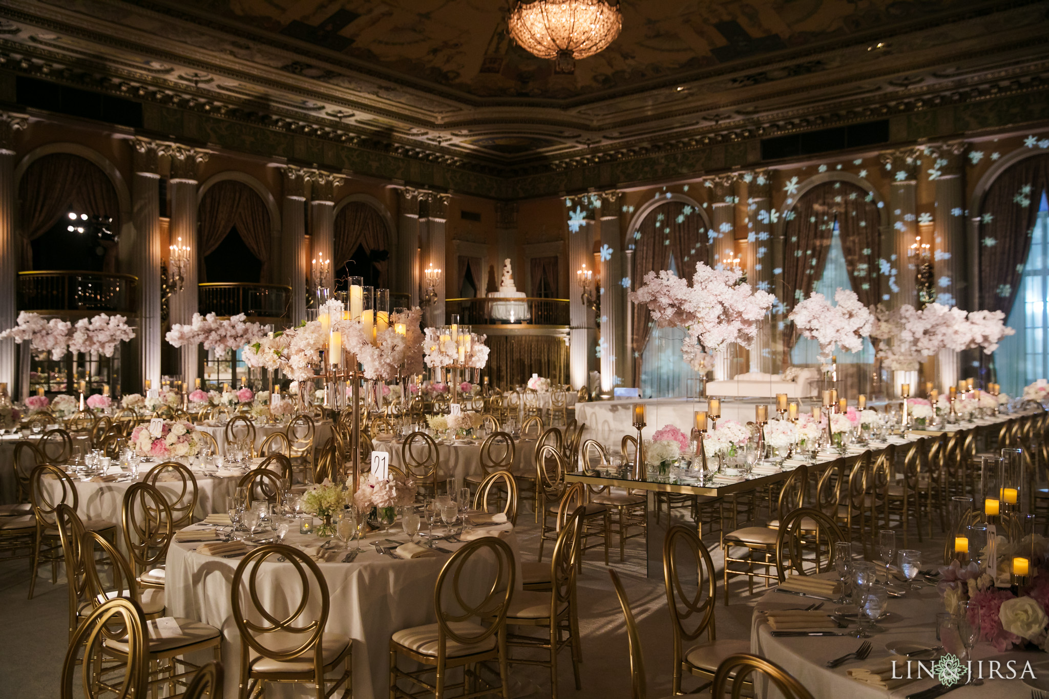 https://www.linandjirsablog.com/wp-content/uploads/new/2019/08/42-Millennium-Biltmore-Hotel-Los-Angeles-Indian-Wedding-Reception-Photography.jpg